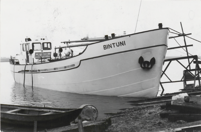 M 9248 Aanmeren schip Bintuni