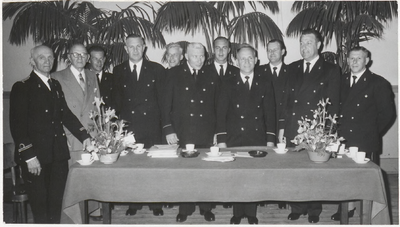 M 9563 Viering 70-jarig jubileum bestuur en leden Brandweer, groepsfoto
