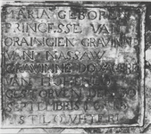 0690-162 Grafsteen in de St. Lambertuskerk van Maria van Oranje (ca. 1616).