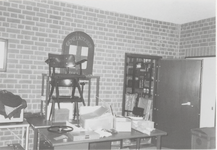 0690-2419 Opslag in het kantoortje van het archief op Achterbonenburg tijdens de verhuizing.