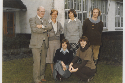 0690-3799 [Team]Vlnr. boven: G. Veldhorst, Magda Nieuwenhuysen, Jeantte v. Zanten, L. Vanderhoeven. Vlnr. ...