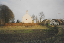 0690-3859 Uitzicht op de gerestaureerde kerk na plaatsing haantje.