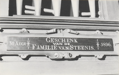 0690-3868 d. n.b. Foto van schenker orgel (geschenk van de familie van Steenis 30 aug. 1896)