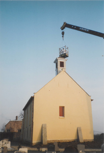 0690-3967 Het haantje wordt op het torentje geplaatst.