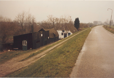 0690-4215 Woningen en schuren Lekdijk oost.