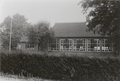 0690-6117 O.L. basisschool aan de Erichemseweg.