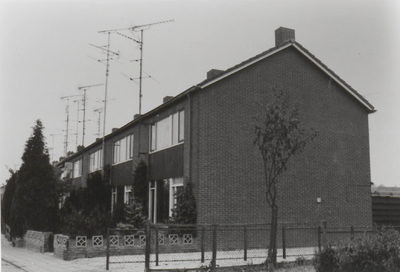 0690-6141 Woningen in de Meentstraat.