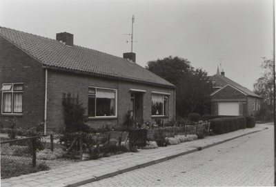 0690-6174 Woningen aan de Meentstraat.