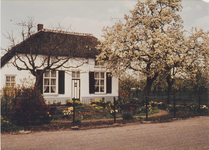 0690-908 Oud huisje gezien vanaf de Lutterveldsestraat.