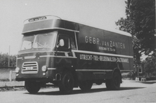0690-92 Austin vrachtwagen in gebruik voor bodedienst respectievelijk meubel-transport en vehuizingen.