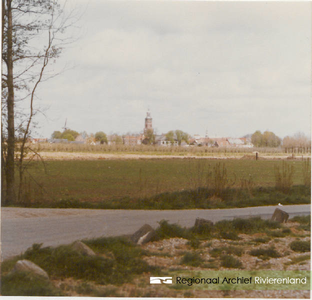 0690-Gr_Bu_1015 Gezicht op Buren vanaf de Rondweg.