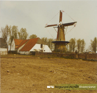 0690-Gr_Bu_1093 Korenmolen De Prins van Oranje met schuur van het molenhuis.