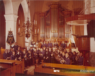 0690-Gr_Bu_966 Muziekvereniging SDG. o.l.v.J.Godtschalk in de N.H.-Kerk.