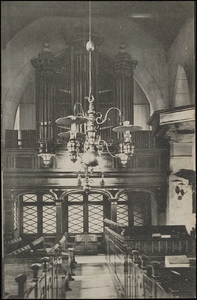 Buren.31 Orgel en grafkelder in de Sint Lambertuskerk