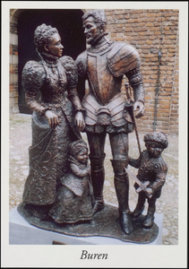 Buren.188 Standbeeld Prins Willem Oranje en Anna van Buren met kind op de Markt