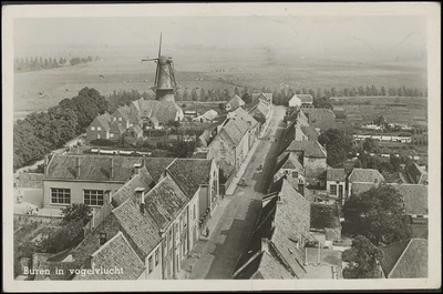 Buren.256 Zoetendaal met korenmolen, vanaf toren Sint Lambertuskerk