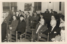 2546 Herdenking 50 jarig bestaan van het Gemeentelijk Waterleidingsbedrijf in de burgerzaal van het stadhuis.
