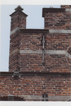 5701 Detail van de voorgevel van het stadhuis.