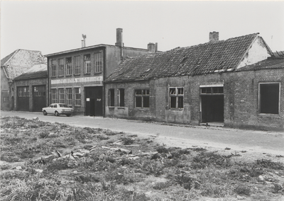 11 Voormalige Stoelenfabriek Fa. Wed. D.N. Freher in de Korte Meent. In deze straat waren 10 meubelfabrieken gevestigd.