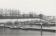 175 Jachthaven met op de achtergrond de huizen aan de Veerweg.