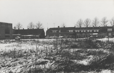 179 Achterzijde van de Veerweg met het voormalige terrein van de glasfabriek en jeneverstokerij Hoytema.