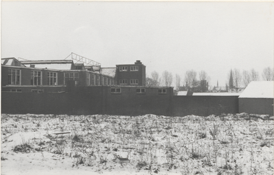 192 Steenovenlaan na afbraak met op de achtergrond de voormalige sigarenfabriek Dejaco.