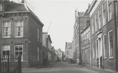 592 Ridderstraat met rechts de 'Mariakroon'