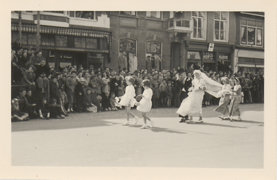 769 Optocht op bevrijdingsdag 10 jaar na dato.