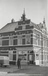 884 Winkel op de hoek van de Visstraat en Havendijk.