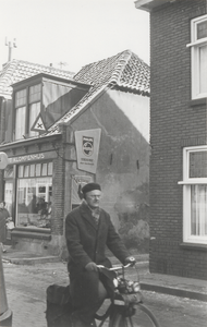 954 Prijssestraat tussen Boerenstraat en Zandstraat. Het pand 'het Klompenhuis op nr18 bestaat nog steeds.