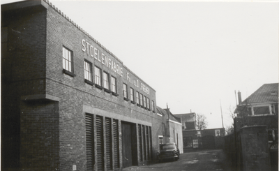 979 Stoelenfabriek van de firma E.O D. Freher.