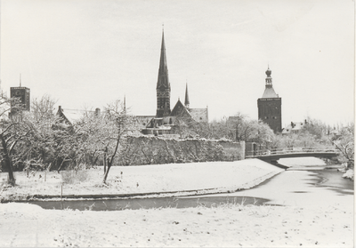 1060 Gezicht op Culemborg vanaf de Westersingel, met op de achtergrond de Schuttersbrug.