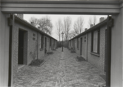 1162 Nieuwbouw voor bejaarden op de plaats van het voormalige Oude mannen en vrouwenhuis.