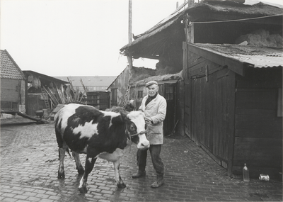 1381 Verhuizing één na laatste boerderij binnenstad