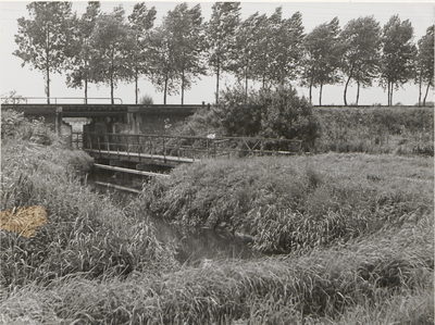 2161 Melkbruggetje van Parallelweg-Oost naar Parallelweg-West