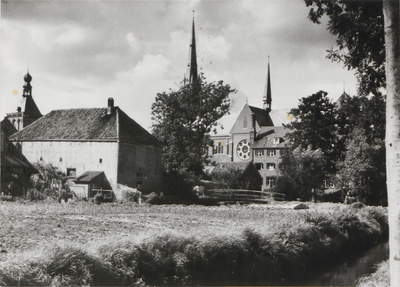 2192 Gezicht vanaf de Oostersingel op de bakkerij Seminarie Rooms Katholieke Barbarakerk.