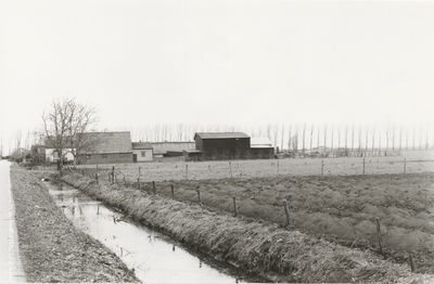 3042 Honddijk. Boerderij