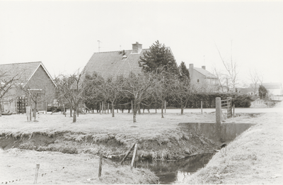 3043 Honddijk. Boerderij