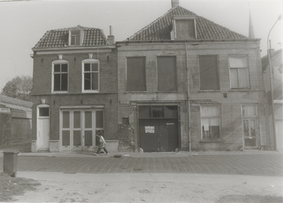 3168 Driesprong, Herenstraat en Everwijnstraat. Huizen in 1989 verbouwd tot een Grieks restaurant
