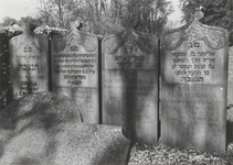 3292 Joodse begraafplaats. Grafstenen