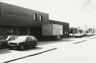 3317 De Tijd Meubelfabriek. Garage de Waal.