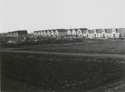 3743 Nieuwbouw ten westen van de Spoordijk. Molenzicht 