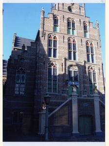 5693 Stadhuis in laat-gotische stijl uit 1539 gebouwd naar ontwerp van Rombout Kelderman. Na de restauratie van 2004.