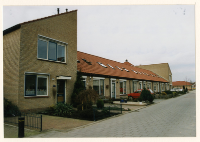 5722 Johanna Naberstraat. Rechts huisnr. 65 t/m 81 vanaf Betsy Perkweg