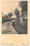 1045 Een prentbriefkaart van een dorpsstraat in Tricht