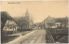 1053 Een prentbriefkaart van de Kerkstraat in Tricht