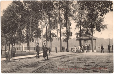 1116 Een prentbriefkaart van het Voorburg met muziektent in Culemborg met de tramrails van de stoomtram Tiel-Buren-Culemborg