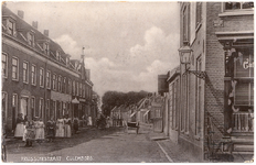 1123 Een prentbriefkaart van de Prijssestraat in Culemborg gezien vanaf de Vakensmarkt
