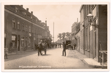 1125 Een prentbriefkaart van de Prijsstraat in Culemborg gezien vanaf de Varkensmarkt
