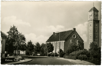 1217 Een prentbriefkaart van de Nederlands-hervormde kerk in Ochten